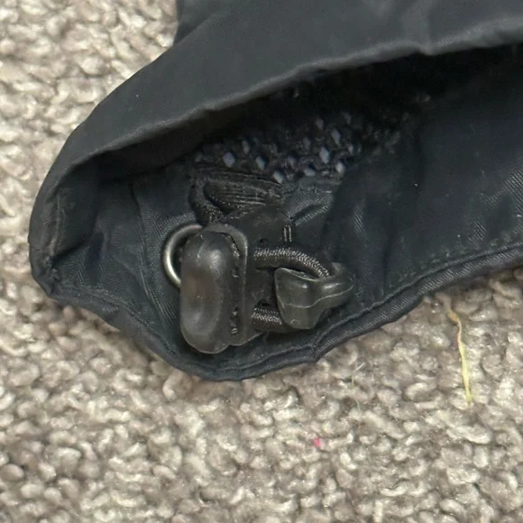 Columbia Men's Black Omni-Shield Windbreaker - Picture 5 of 5